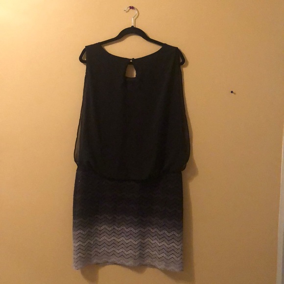 Cute dress - Picture 2 of 3